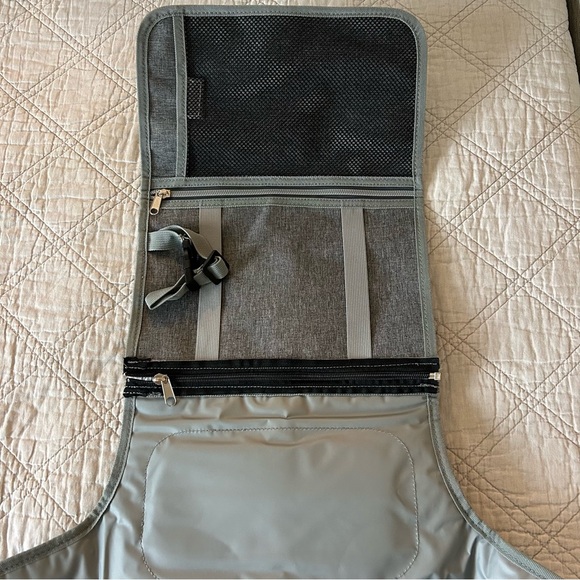 KiddyCare Portable Diaper Changing Pad Waterproof - Picture 4 of 5